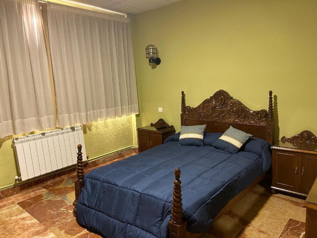 Hostal Transilvania Santa Cruz de Moncayo Buitenkant foto